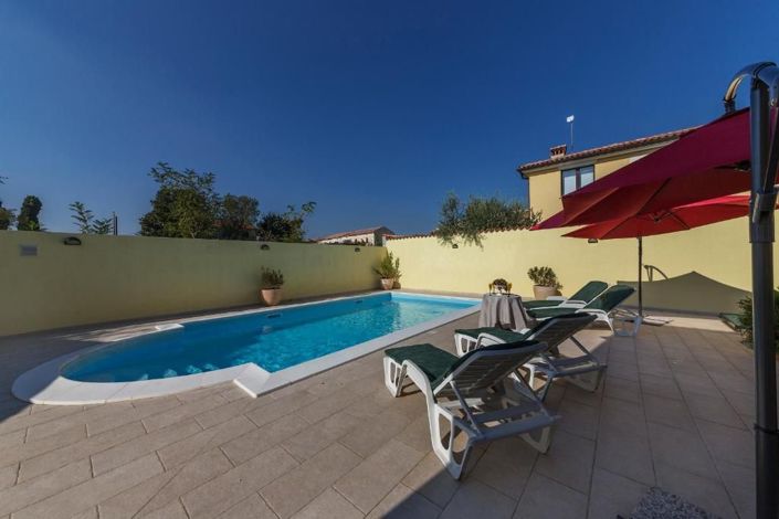 Image No.11-5 Bed Property for sale