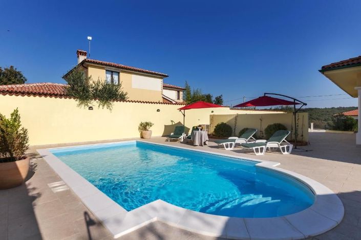 Image No.12-5 Bed Property for sale