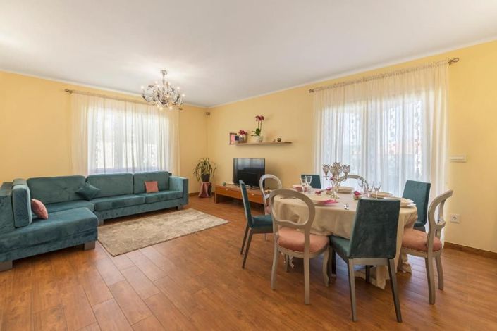 Image No.22-5 Bed Property for sale