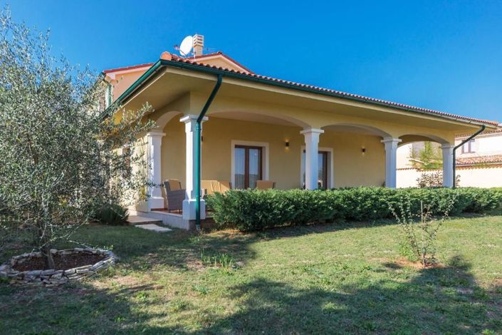Image No.3-Propriété de 5 chambres à vendre à Vodnjan