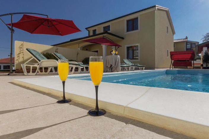 Image No.6-5 Bed Property for sale