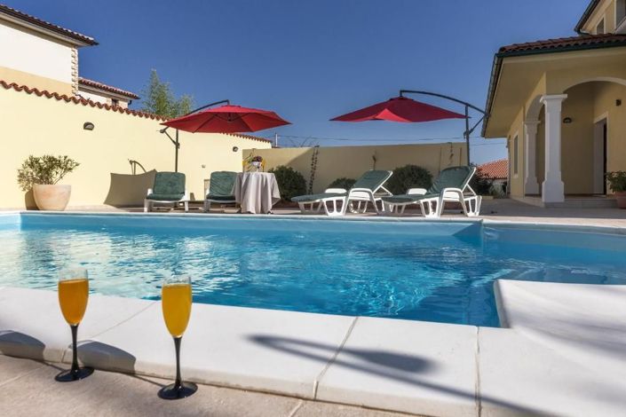 Image No.7-5 Bed Property for sale