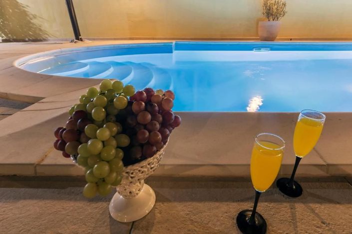 Image No.9-5 Bed Property for sale