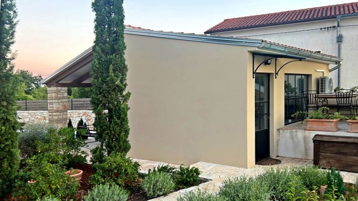 Image No.4-4 Bed Property for sale