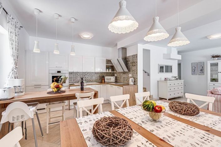 Image No.5-4 Bed Property for sale