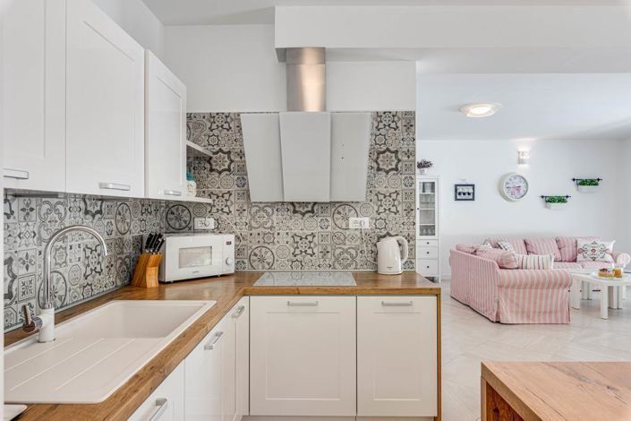 Image No.8-4 Bed Property for sale