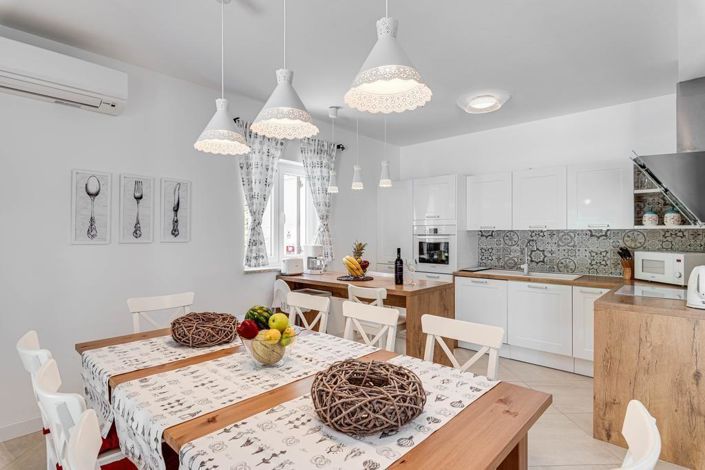 Image No.9-4 Bed Property for sale