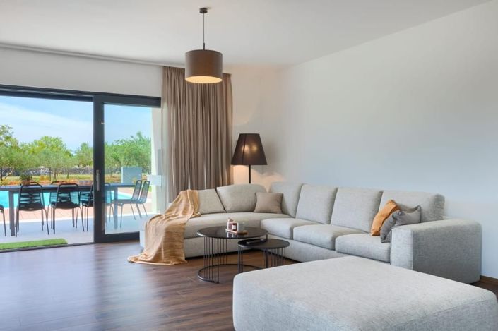 Image No.21-5 Bed Property for sale