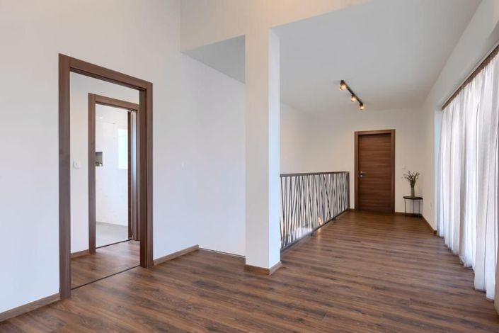 Image No.23-5 Bed Property for sale