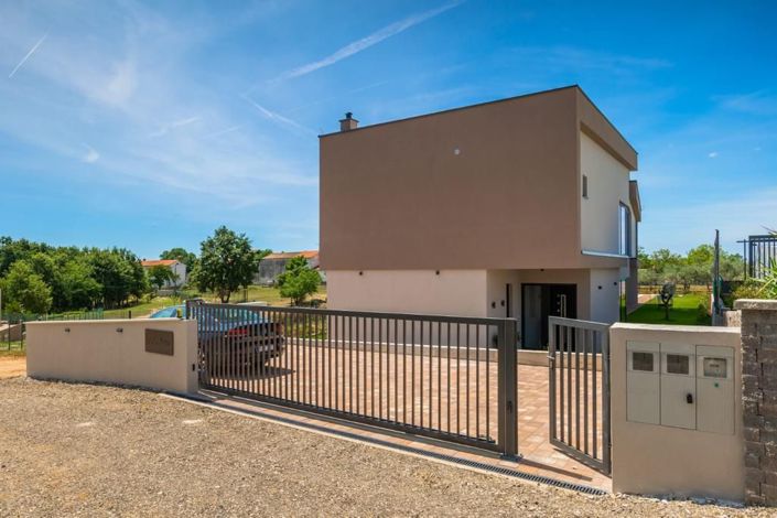 Image No.7-5 Bed Property for sale