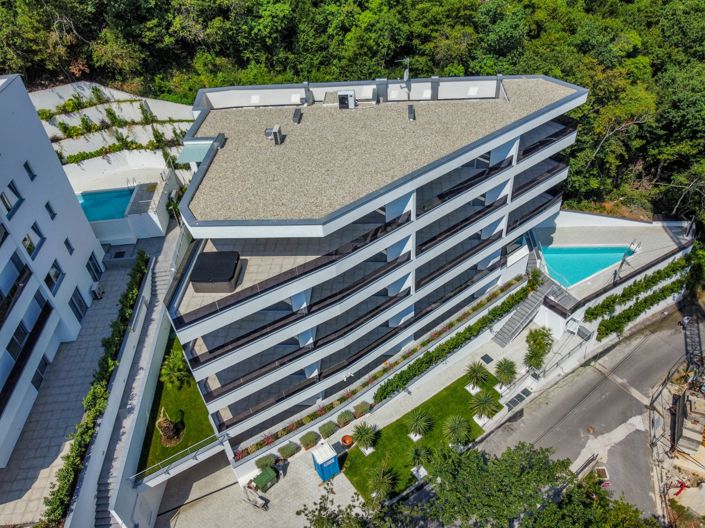 Image No.19-15 Bed Property for sale