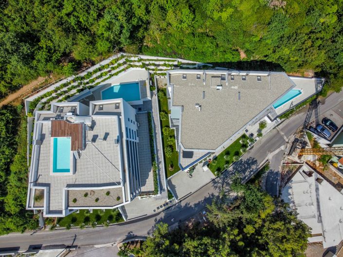 Image No.20-15 Bed Property for sale