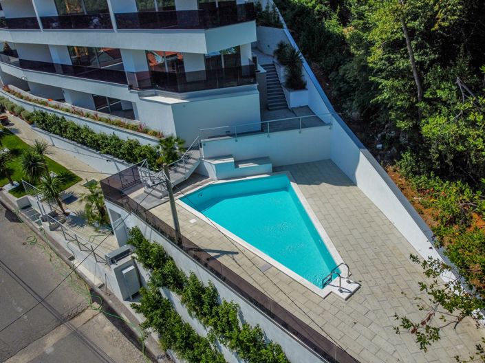 Image No.22-15 Bed Property for sale