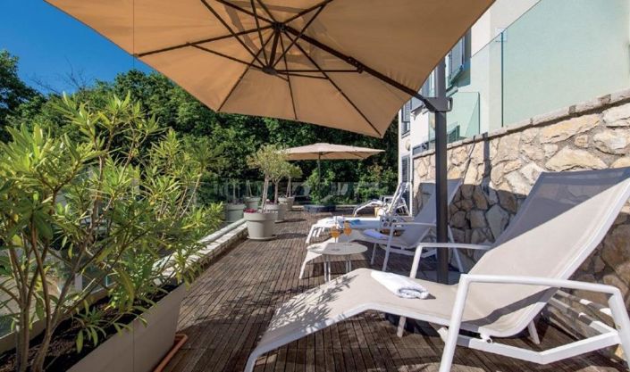 Image No.20-12 Bed Property for sale