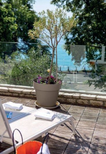 Image No.21-12 Bed Property for sale