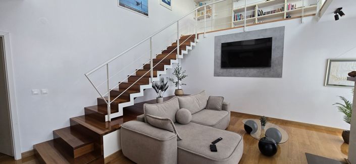 Image No.15-6 Bed Property for sale