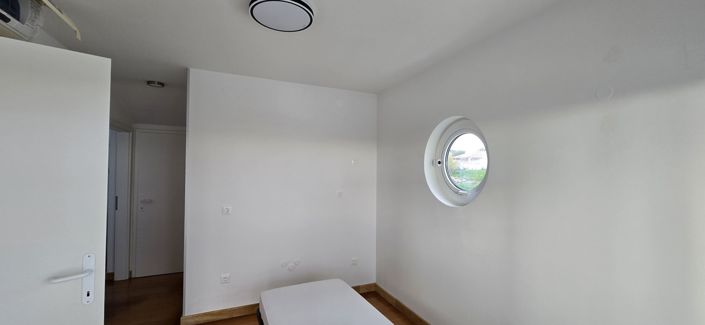 Image No.20-6 Bed Property for sale