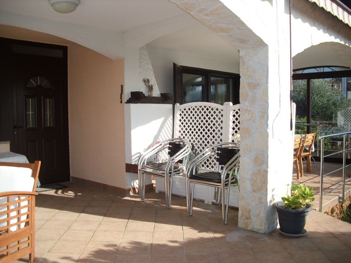 Image No.3-5 Bed Property for sale