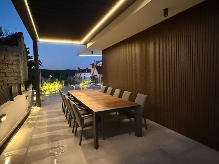 Image No.14-4 Bed Property for sale