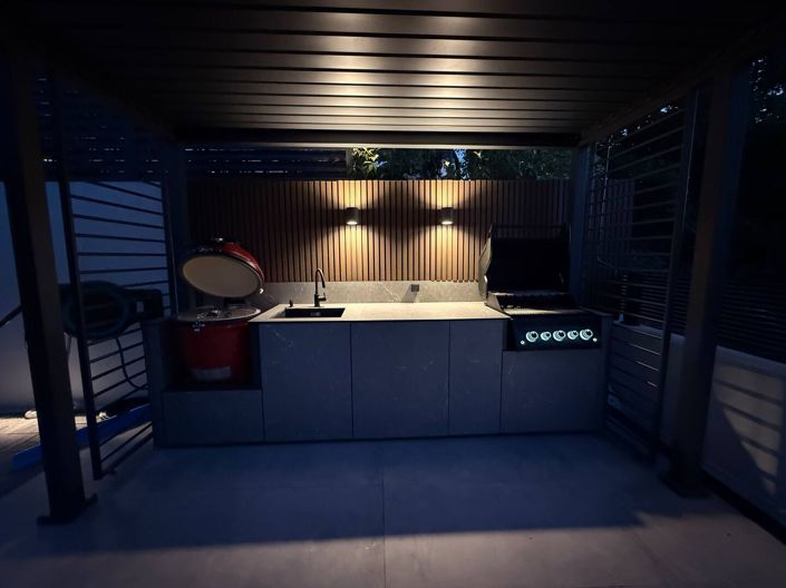 Image No.15-4 Bed Property for sale