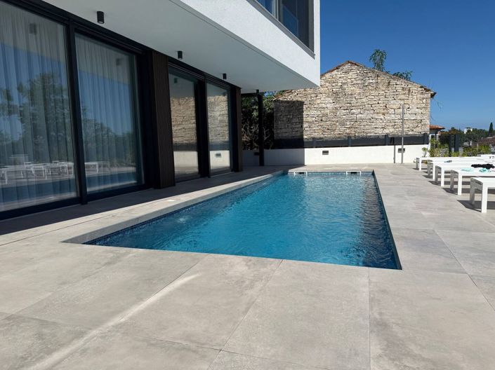 Image No.2-4 Bed Property for sale