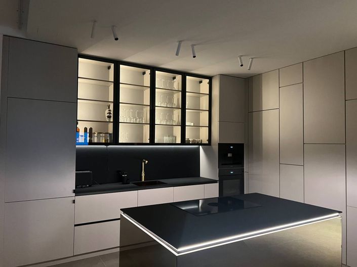 Image No.4-4 Bed Property for sale