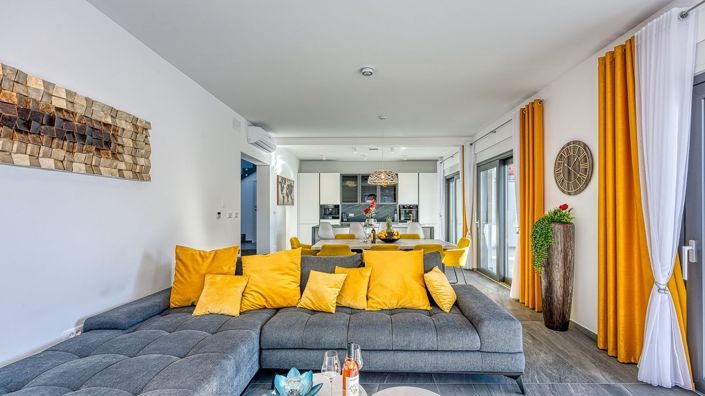 Image No.1-3 Bed Property for sale