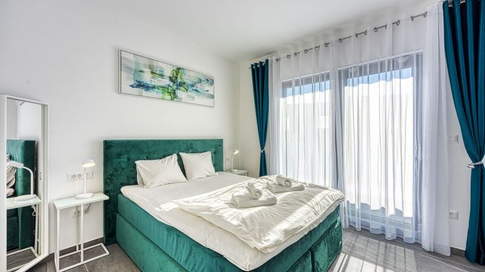 Image No.19-3 Bed Property for sale