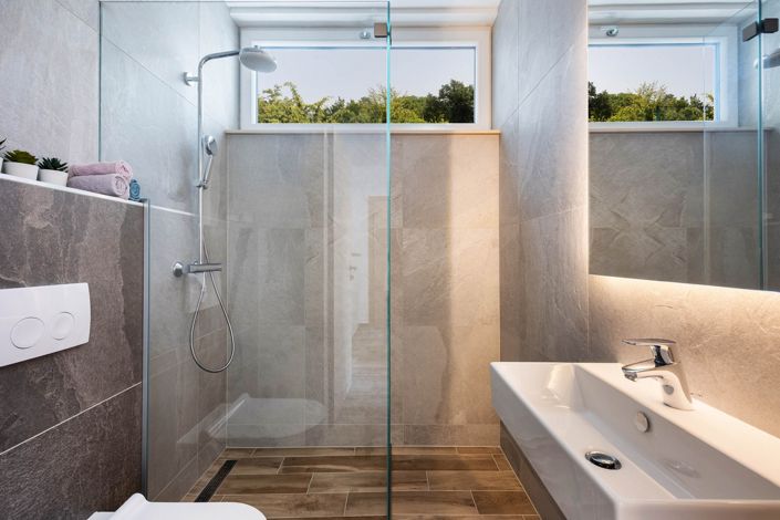 Image No.11-3 Bed Property for sale