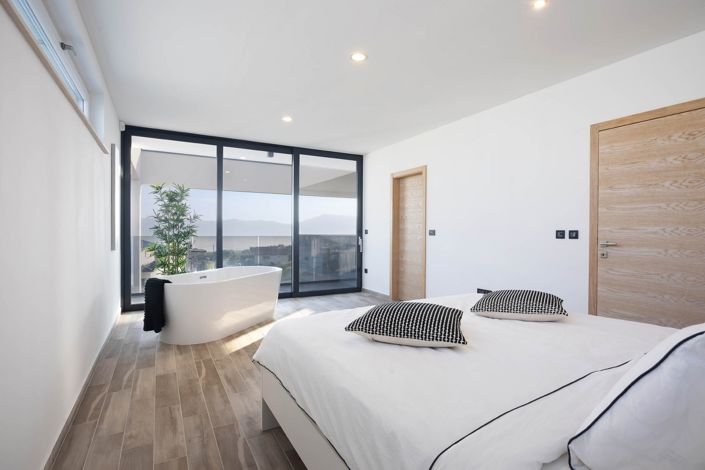 Image No.14-3 Bed Property for sale