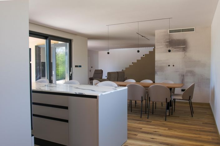 Image No.13-4 Bed Property for sale