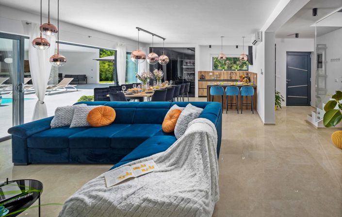 Image No.21-5 Bed Property for sale