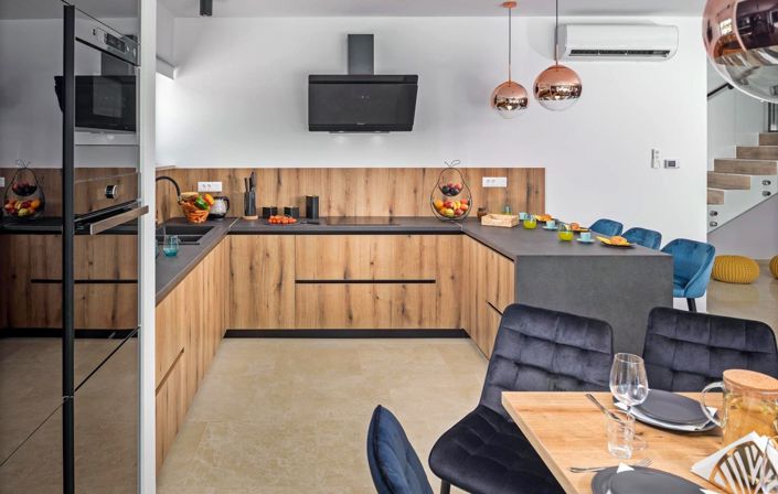 Image No.25-5 Bed Property for sale