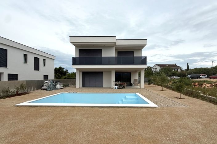 Image No.1-Propriété de 4 chambres à vendre à Croatie