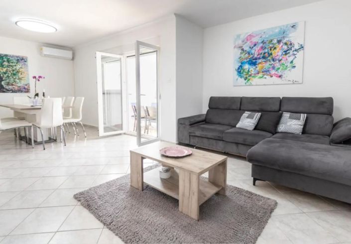 Image No.25-4 Bed Property for sale