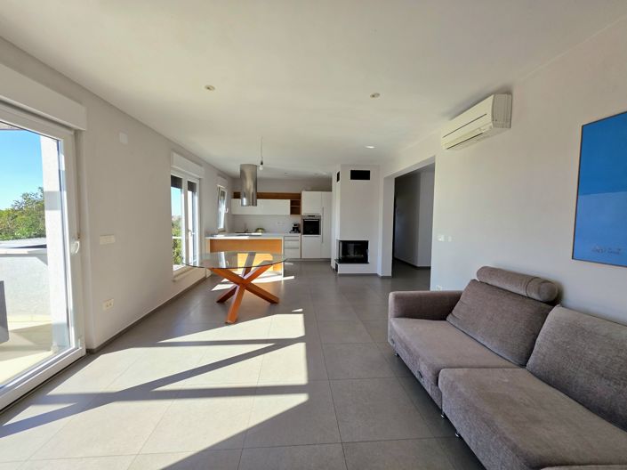 Image No.18-4 Bed Property for sale