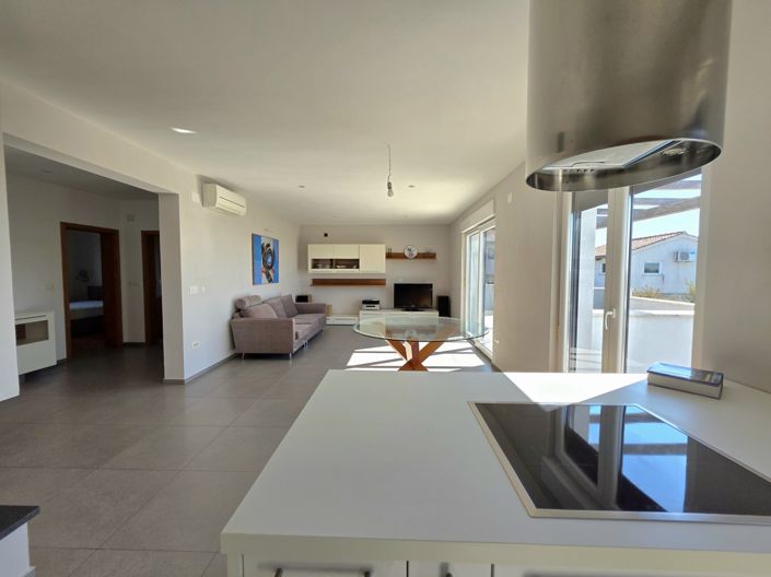 Image No.23-4 Bed Property for sale