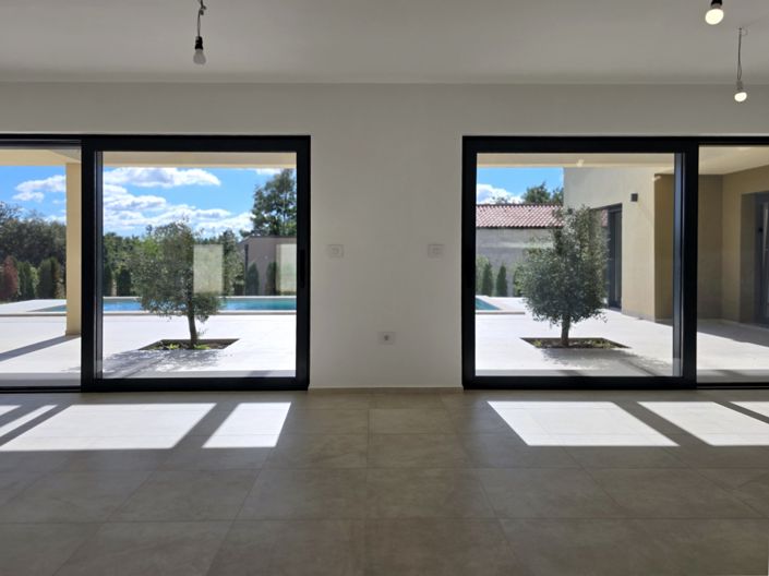 Image No.13-3 Bed Property for sale