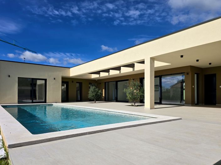 Image No.4-3 Bed Property for sale