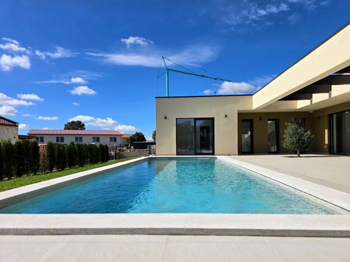 Image No.5-3 Bed Property for sale