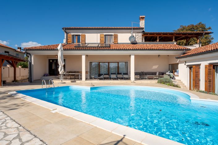 Image No.2-Propriété de 4 chambres à vendre à Žminj