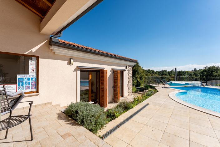 Image No.5-Propriété de 4 chambres à vendre à Žminj