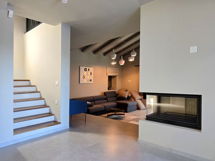 Image No.13-3 Bed Property for sale