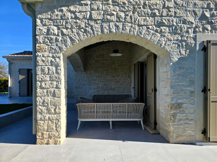 Image No.8-3 Bed Property for sale