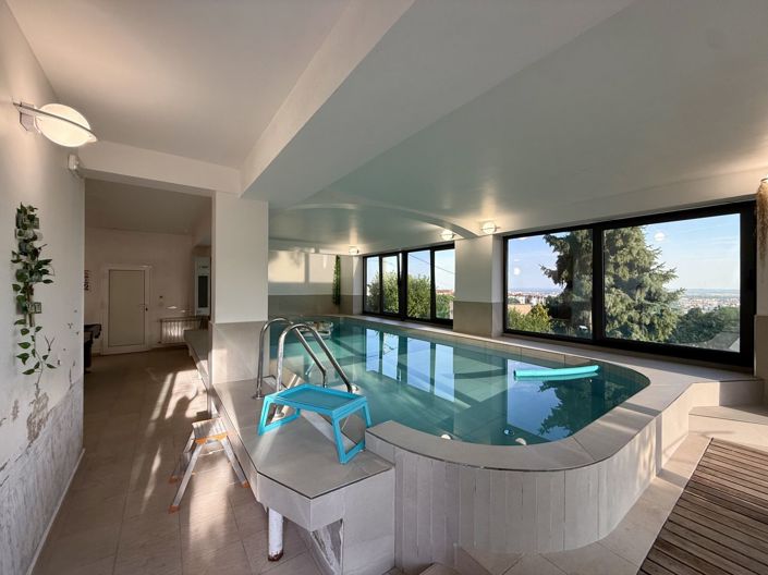 Image No.3-6 Bed Property for sale