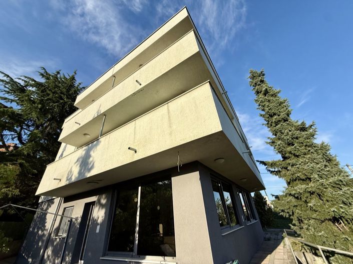 Image No.5-6 Bed Property for sale