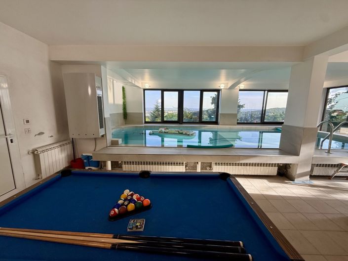 Image No.7-6 Bed Property for sale