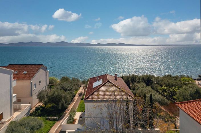 Image No.16-3 Bed Property for sale