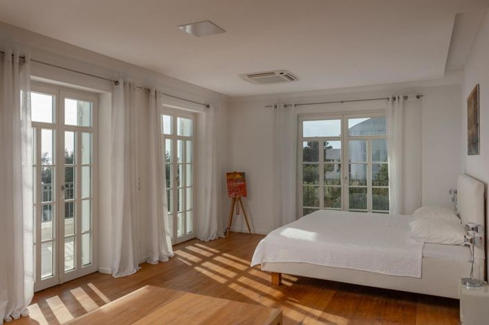 Image No.20-3 Bed Property for sale