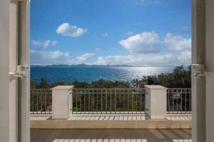 Image No.3-3 Bed Property for sale
